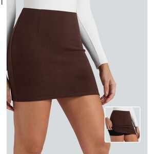 Ribbed Knit High Waisted 2-in-1
Bodycon Mini Casual Skirt Small NWT Halara